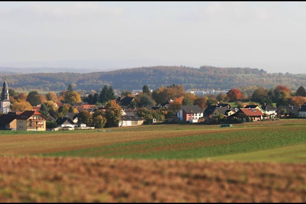 Pretty town 25 min to city center