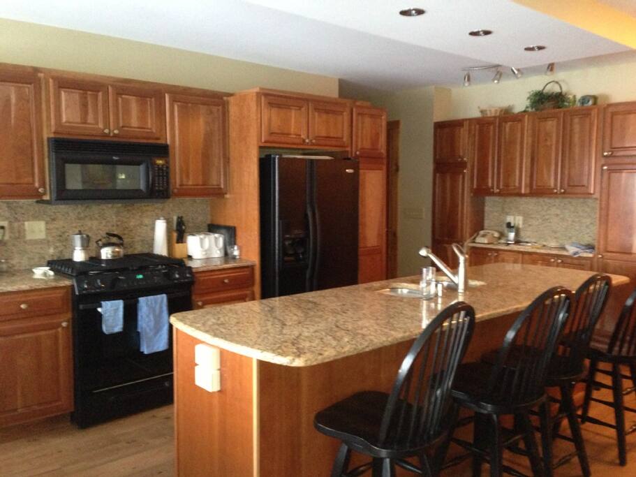 Completely furnished kitchen