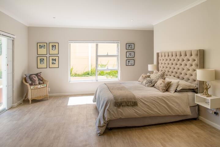 Easy living West Beach family home gallery image 2