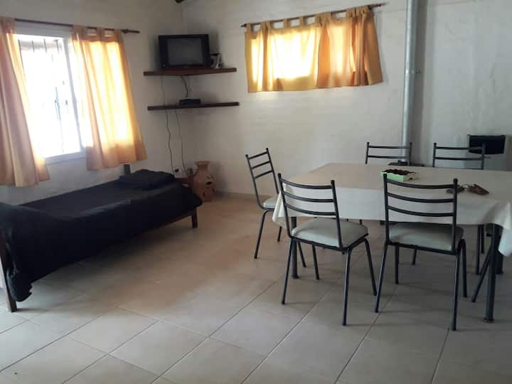 宽敞明亮的餐厅