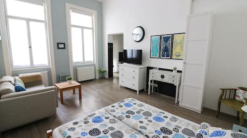 Stylish apartment in the very heart of Budapest