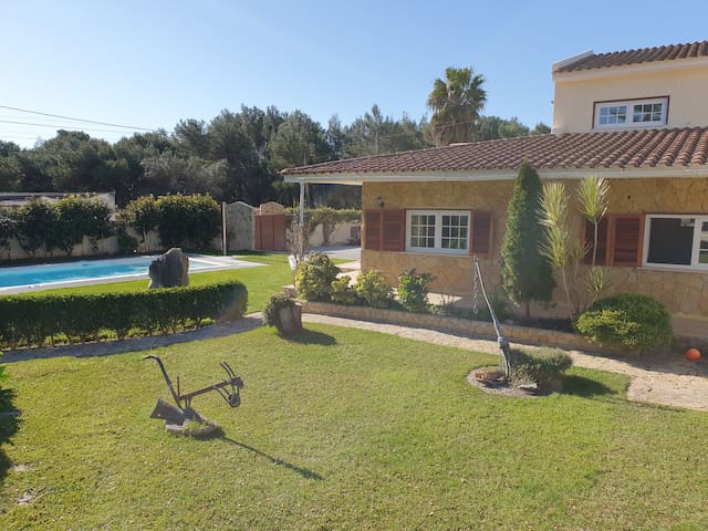 Enjoy beauty and glamour in Sintra-Cascais!