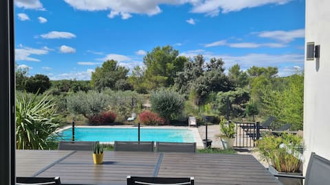 Garrigue villa between Nîmes and the Pont du Gard