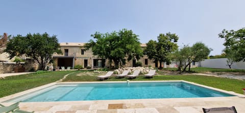 Apartment in a farmhouse next to Pont du Gard