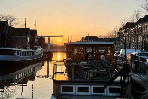 Atmospheric overnight stays on the water in the heart of Zwolle