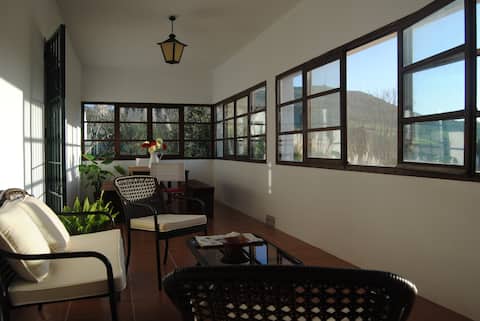 Anuncio de Airbnb popular: Hacienda Santa Lucía en Vejer De La Frontera