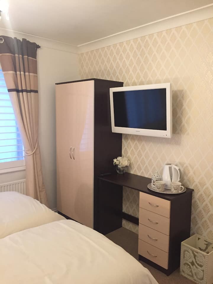 10 Best Airbnb Vacation Rentals In Saffron Walden, UK Updated 2024