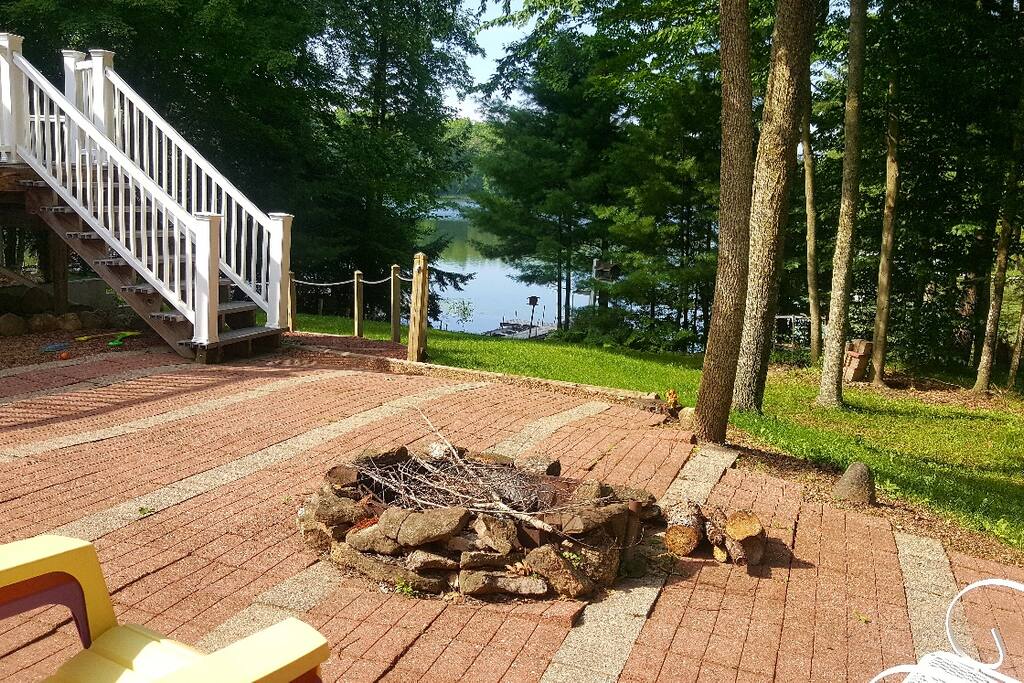 Relax in the evenings letting your stress melt away with a drink by the fire. Also a lovely place for morning coffee. There is a fire pit on the main house's patio to which you will have access.