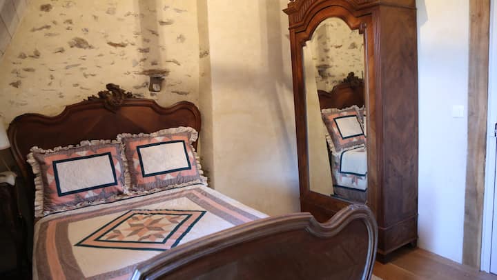 Chambre au 2ème étage dite "chambre des moissons"