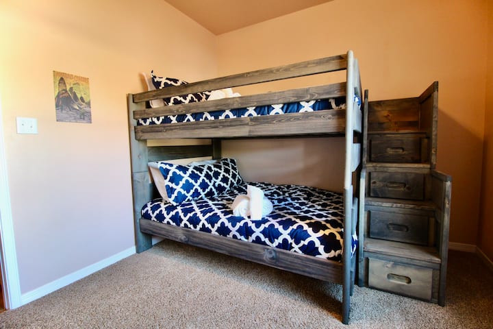 Bunk Room with Double beds - which sleeps 4 easily! 