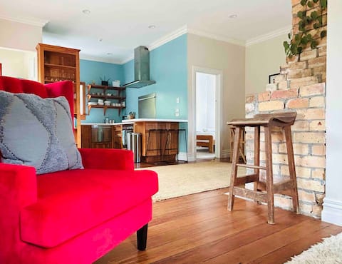 Successful Airbnb property: Sunny 2 bedroom Bungalow in Parnell in Auckland