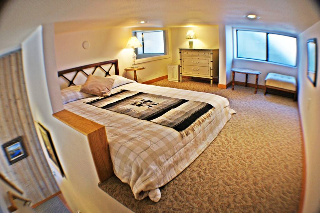 Loft Bedroom with Queen Bed