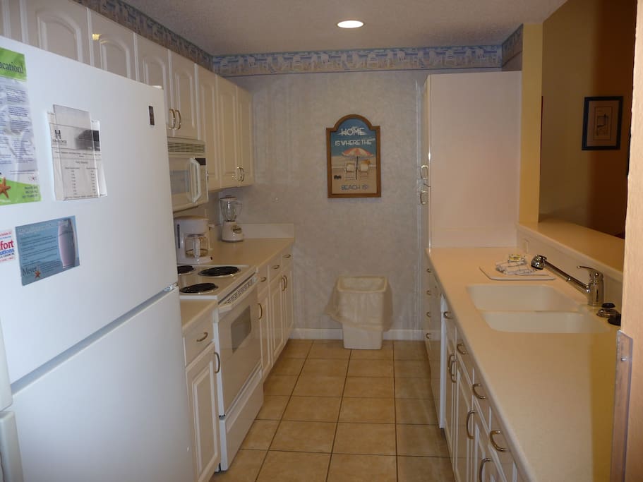 Fully stocked Kitchen, dishwasher, microwave