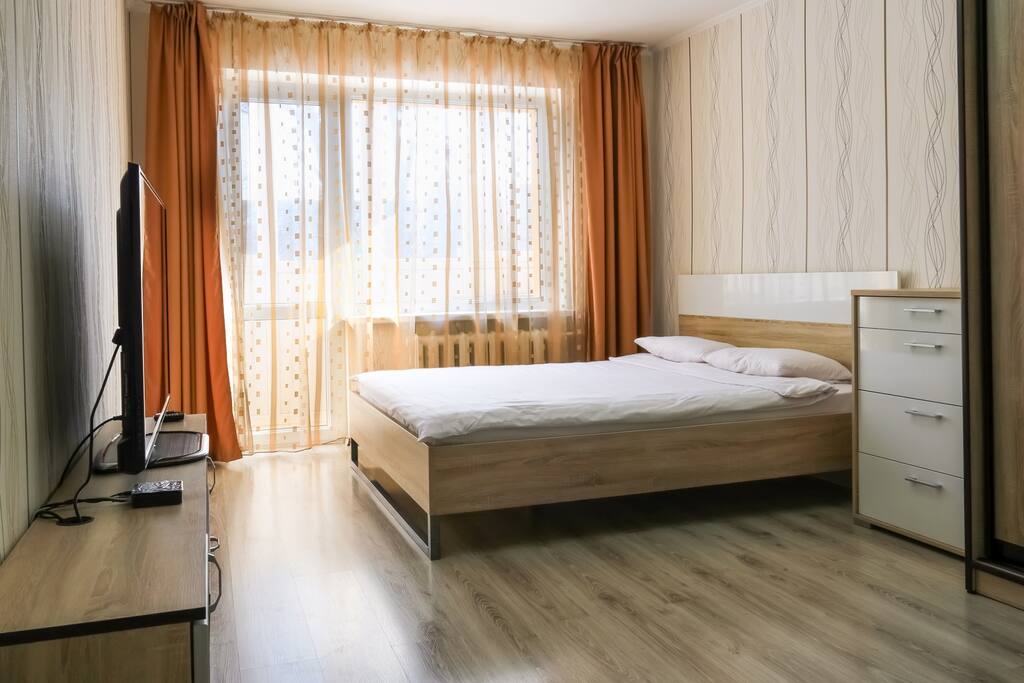 Спальня, кровать
