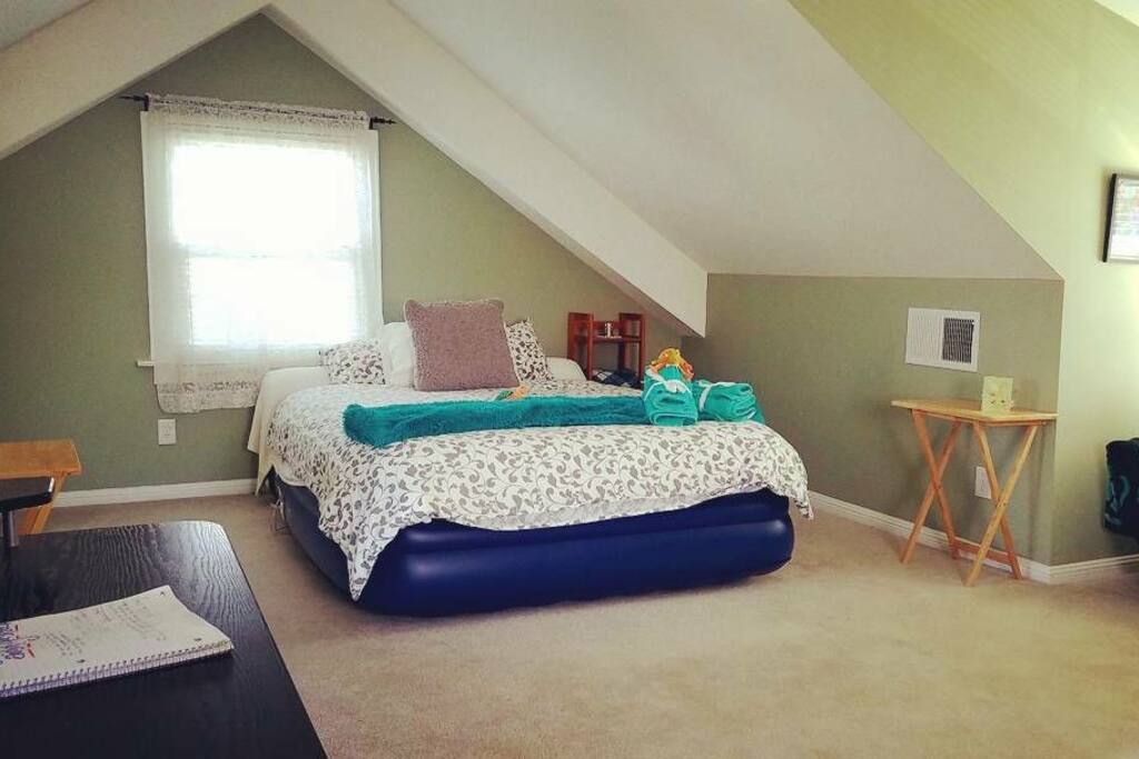 comfy clean top floor. desk space. sitting space.