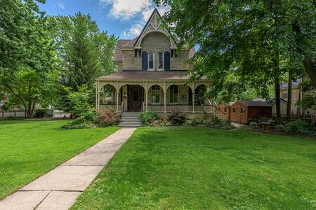 Spacious retreat in Wortley Village Heritage home