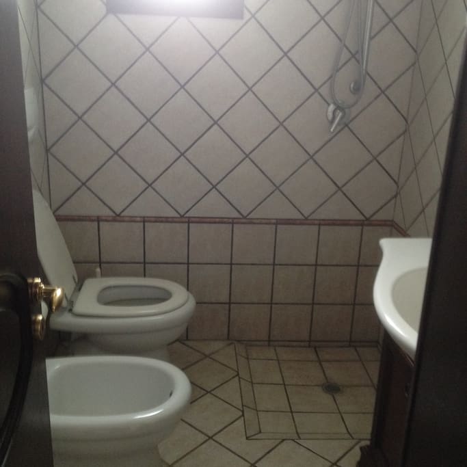 Private shower room