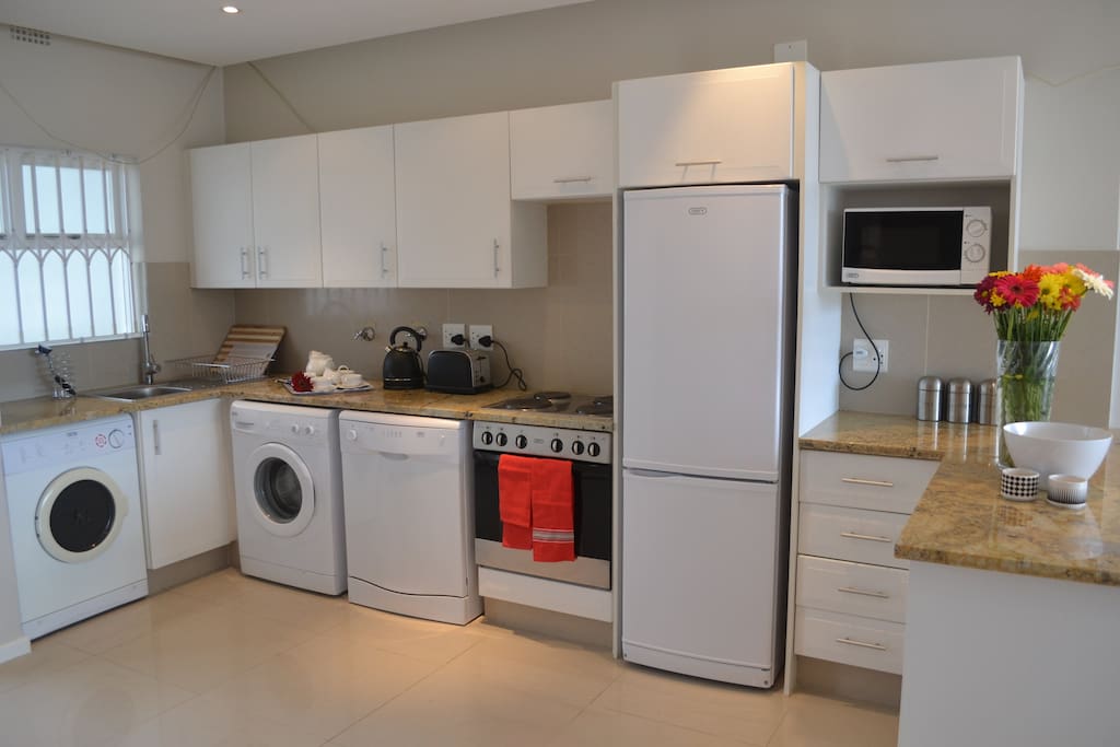 Fully fitted Kitchen