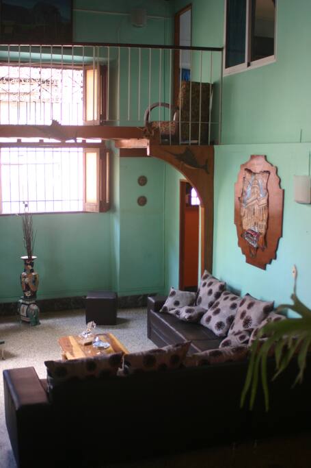 Contamos con habitaciones en el bajo y en el primer piso
