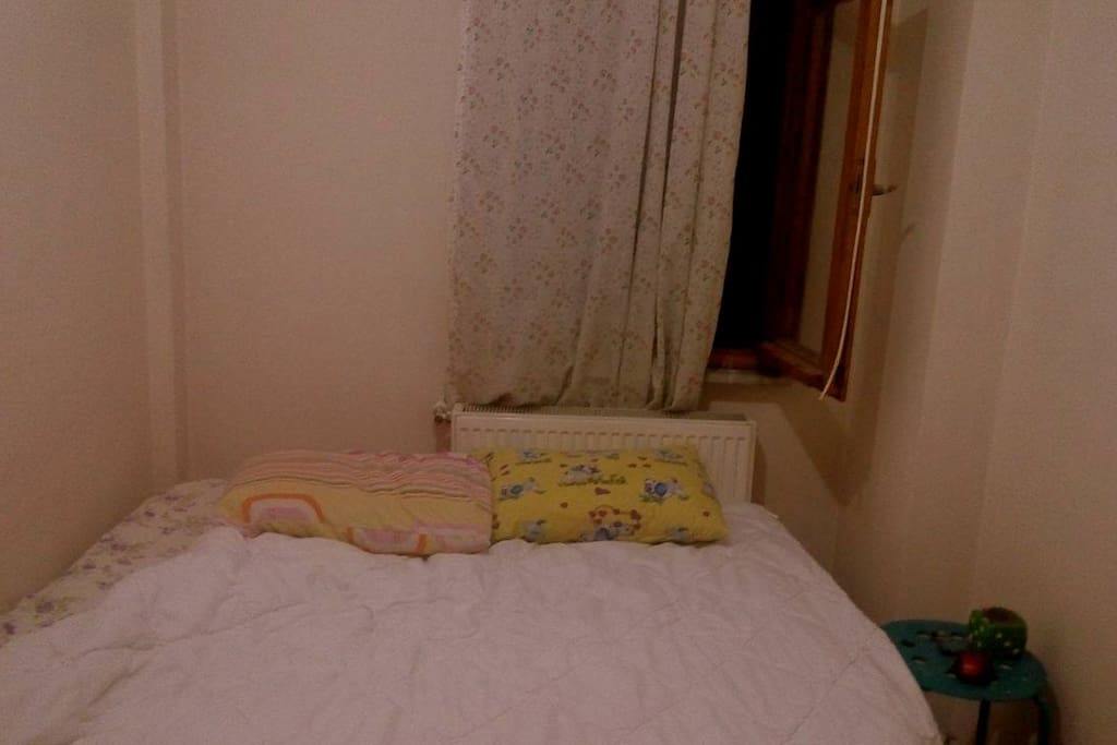 double room bed