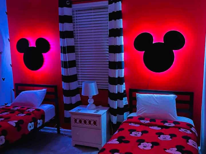 Spálňa s tematikou Mickey - 2 samostatné postele 