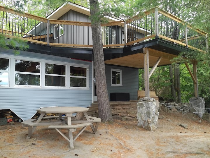 Pike Lake Cottage Cottages for Rent in Perth, Ontario, Canada