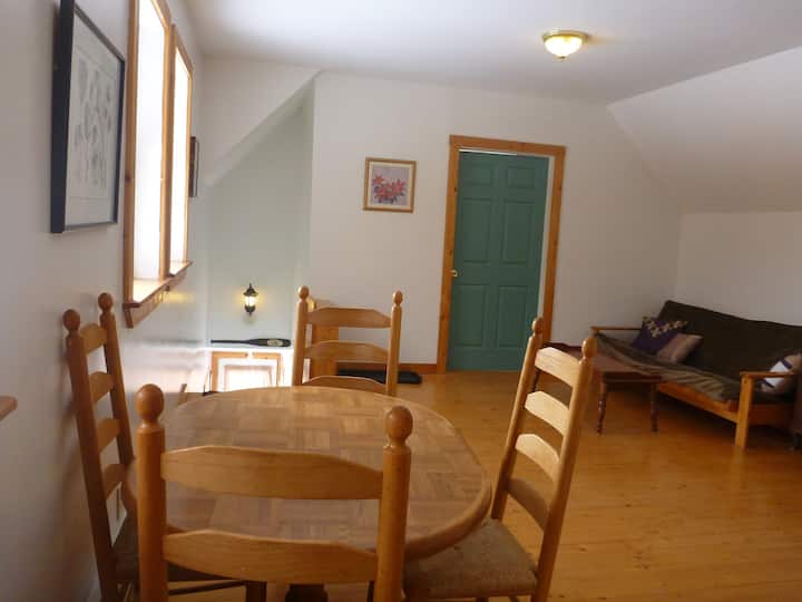 فتح منطقة تناول الطعام وغرفة المعيشة