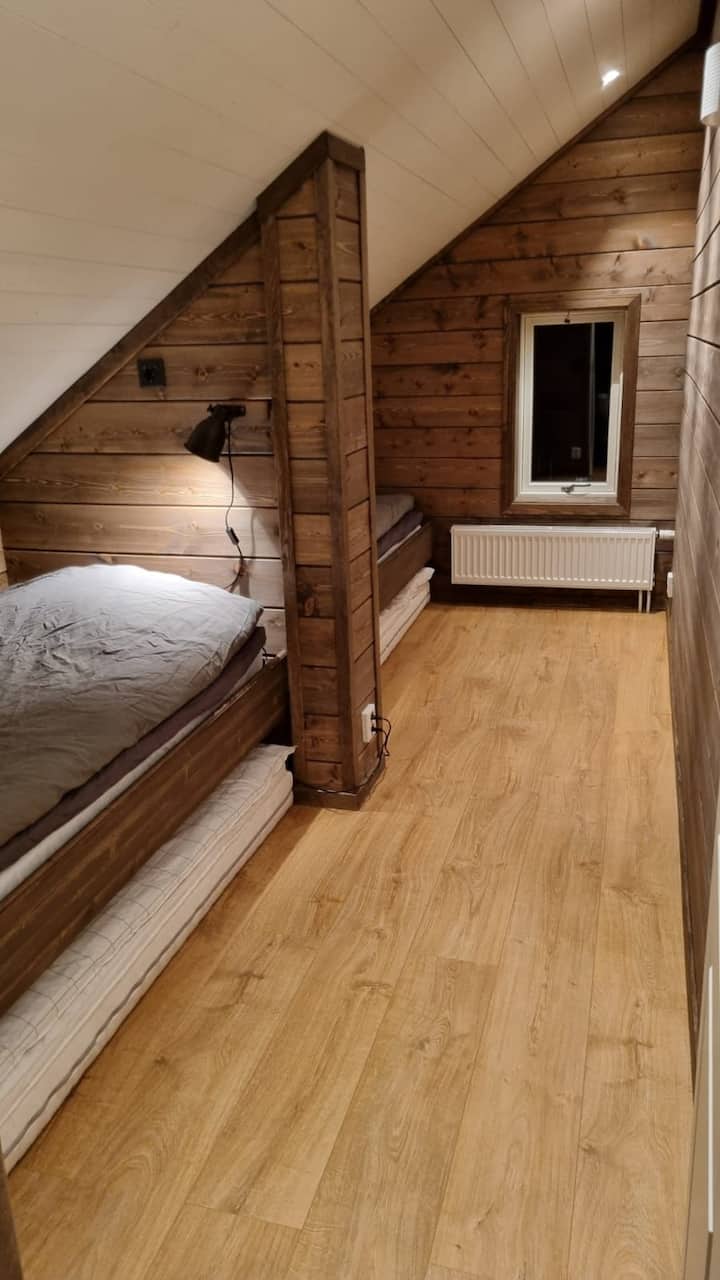 Loftvåning
Sovrum 3 & 4
2+2 sängar