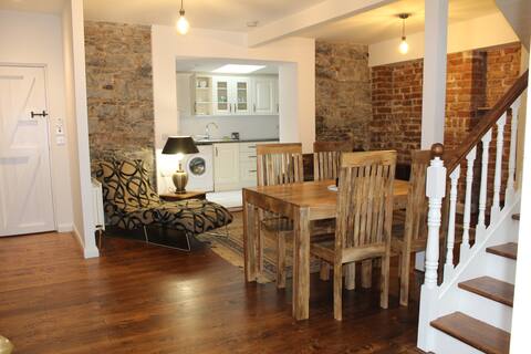 Authentic Georgian City Centre Town House.