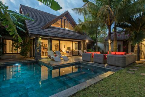 Balinese  Blue Pearl  Villa