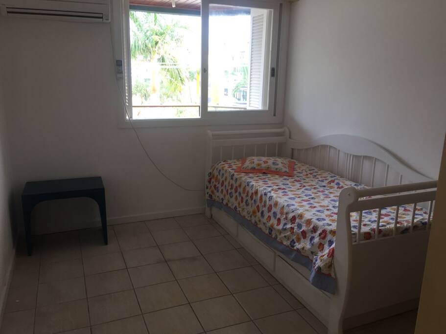 cama com cama auxiliar