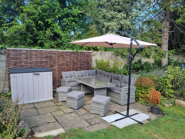 Beautiful spacious 5 bedroom home gallery image 3