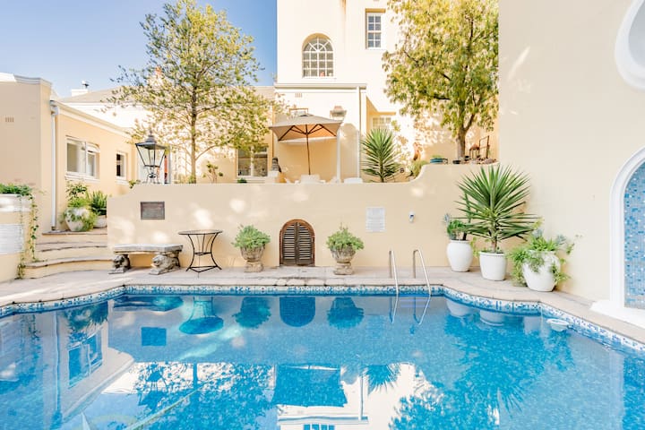 Historic Home with Pool Oasis in Trendy Green Point