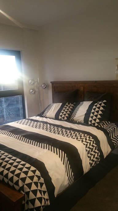 second queen bed