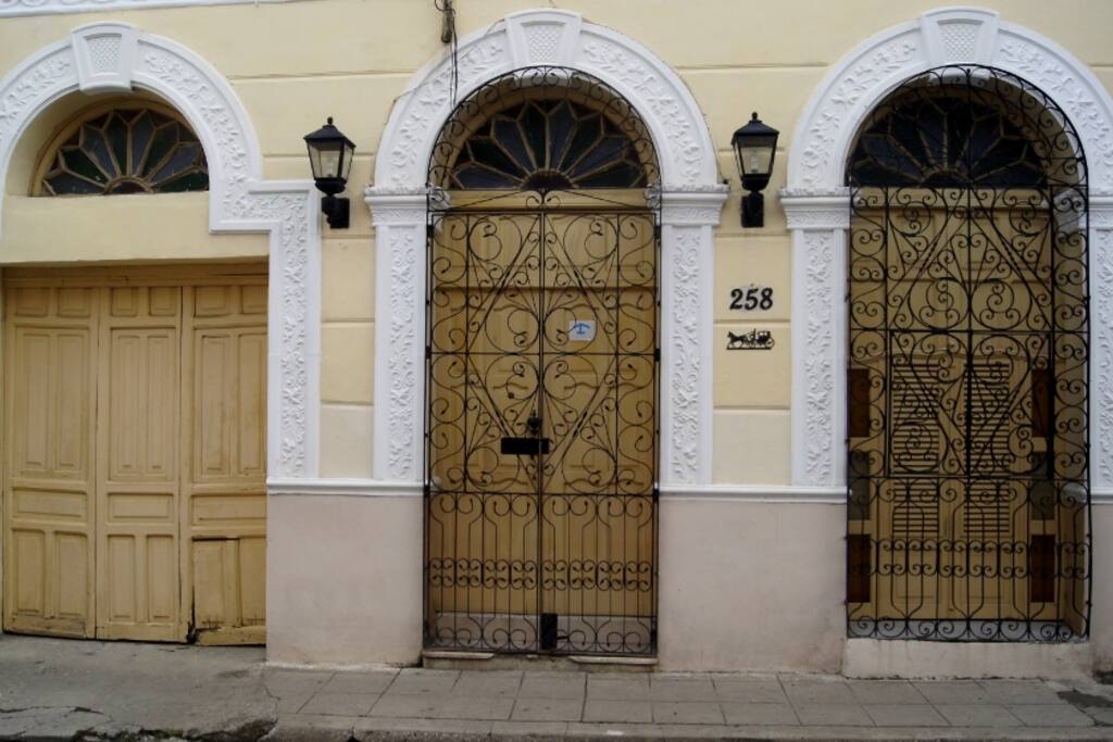 Entrada del Hostal