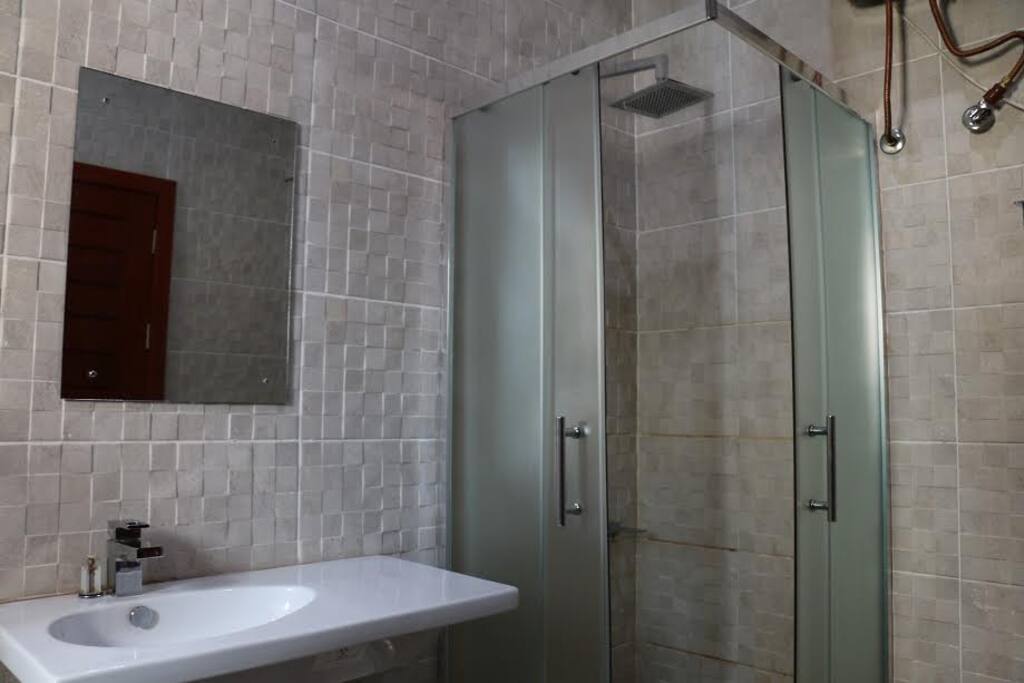 Bathroom/Shower room