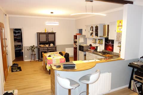 Chambre lit 2 places dans maison