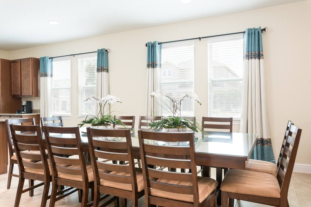 Sweet Home Vacation Rental Homes: 8 Bedrooms Pool Villa The Encore Club #5 (Dining Room)