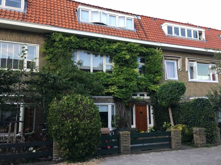 Spacious house in quiet area near centre Leiden Houses for Rent in Leiden, ZuidHolland