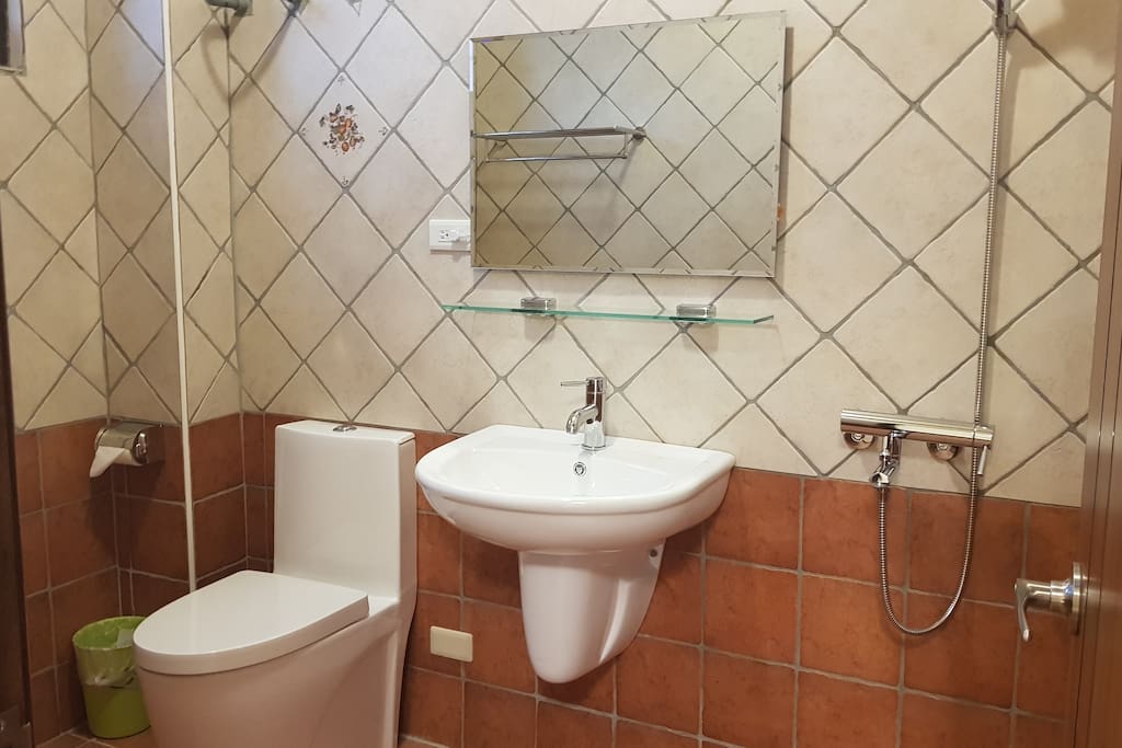 獨立衛浴 private bathroom