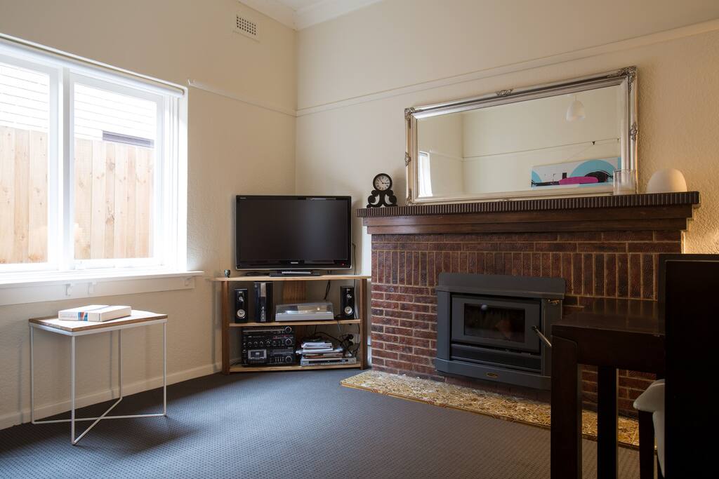 Lounge/Dining Room