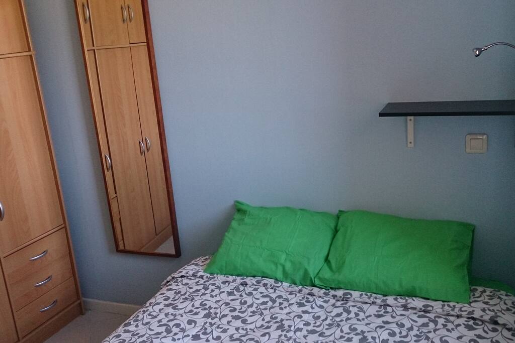 tu habitación / your room (i)