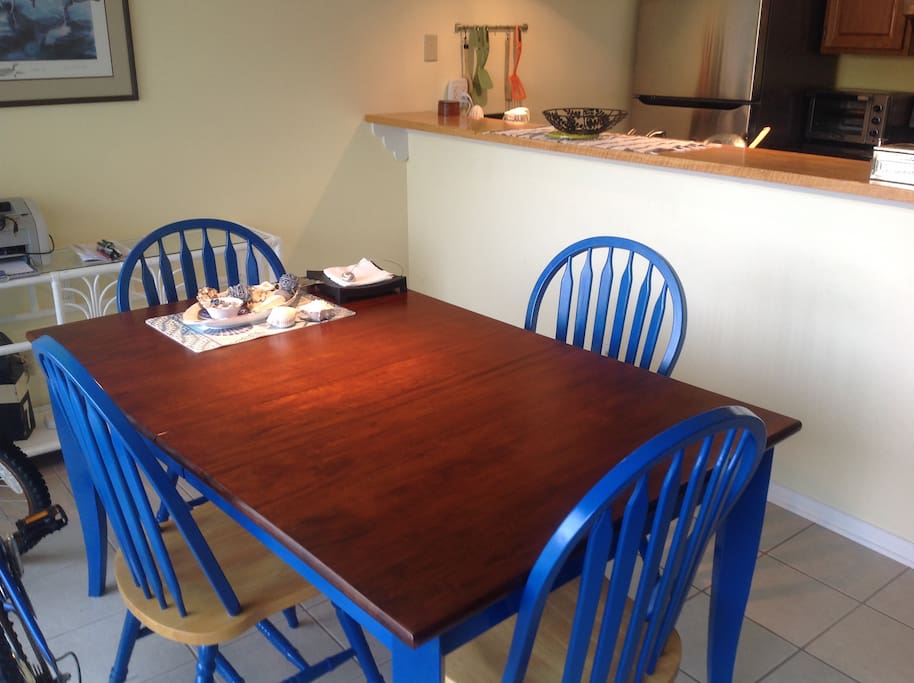Dining room in harmony with kitchen