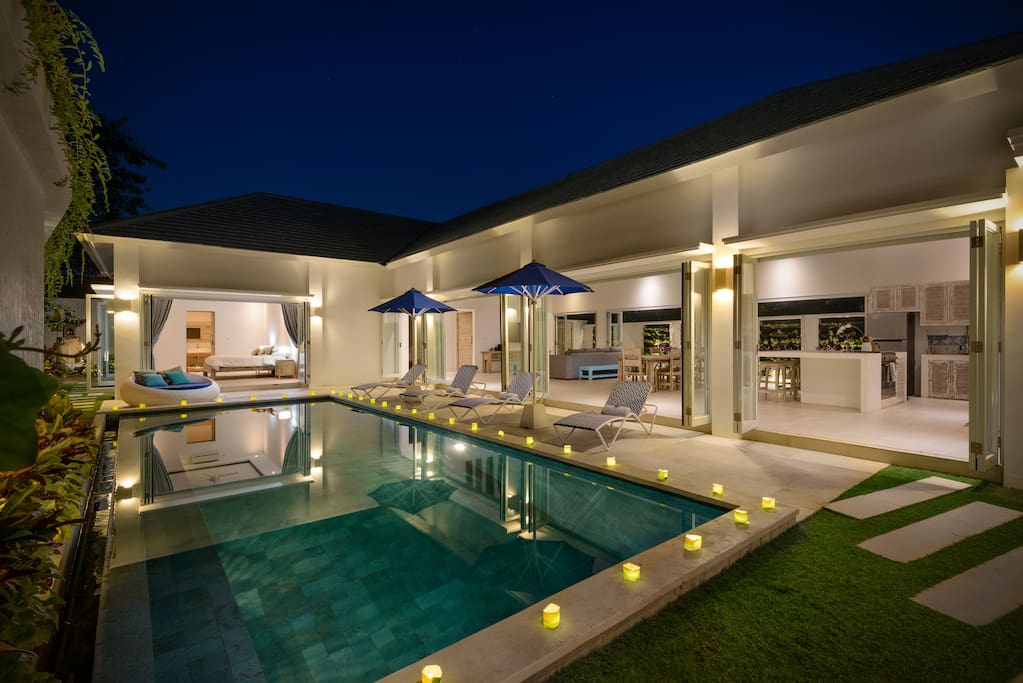 Beautiful entrance into the villa leading to the garden and pool area.
