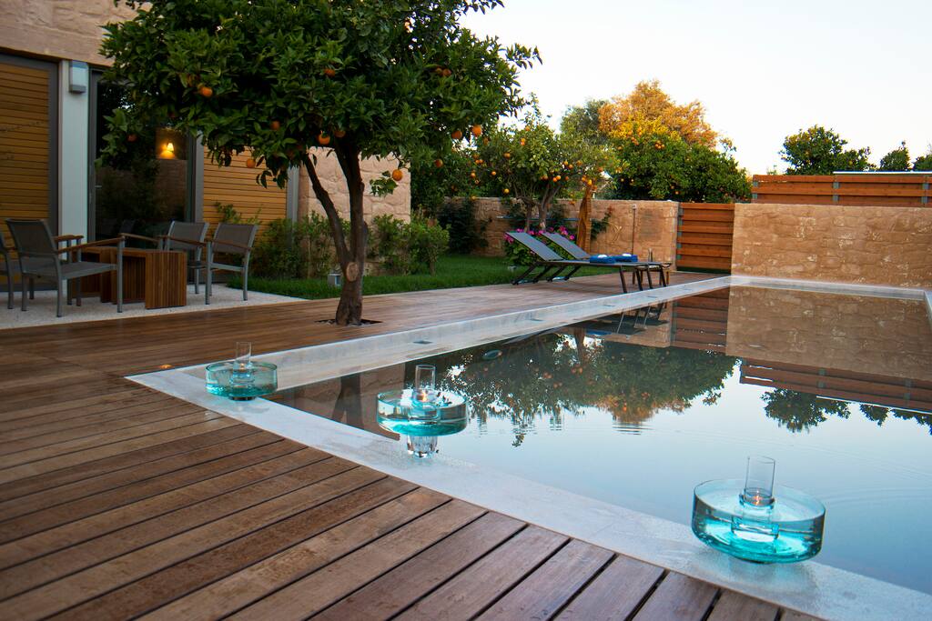 The villa is located in a lovely and private environment