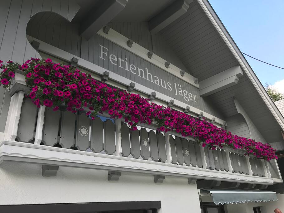 Ansicht Ferienhaus von Terrasse