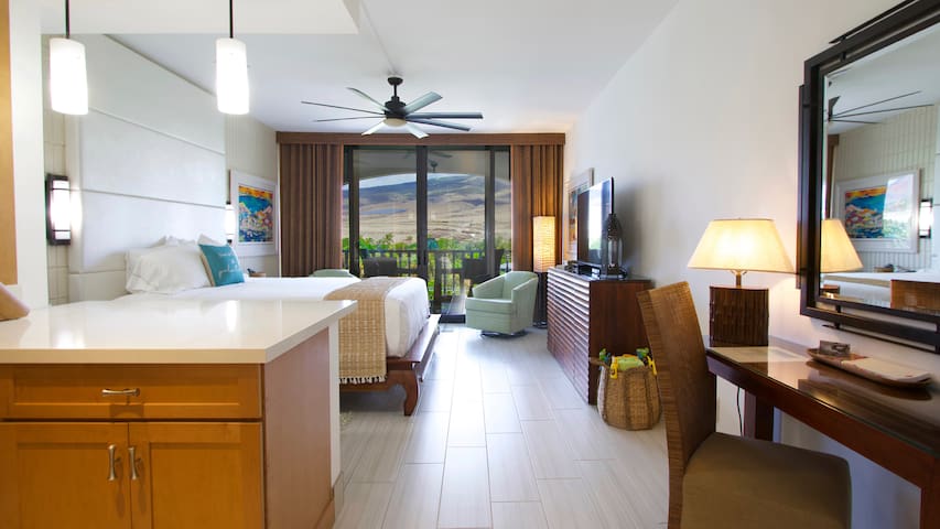 5 Star Maui Mountain View Lahaina Shores Condo