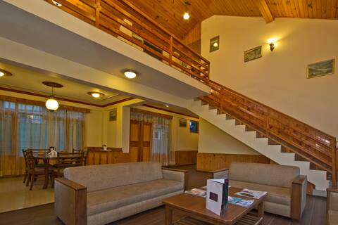 Royal Holiday Cottage (  Best view of Hamta Peak )