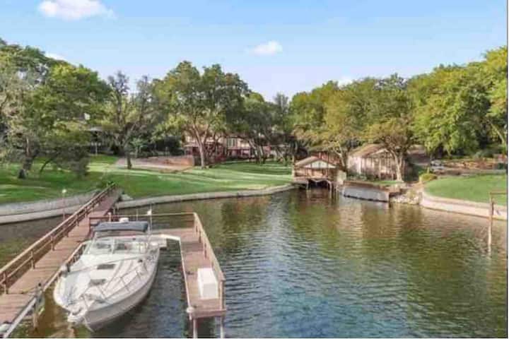 The Cottage On Eagle Mountain Lake Cottages For Rent In Fort Worth Texas United States