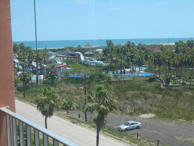 1/1,AMAZING OCEAN VIEW FROM BALCONY,COZY CONDO!